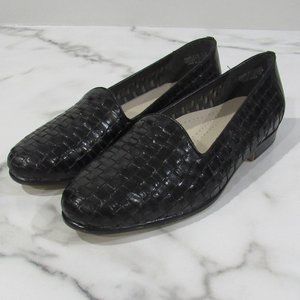Trotters Black Woven Leather Liz Slip-On Loafers size 6